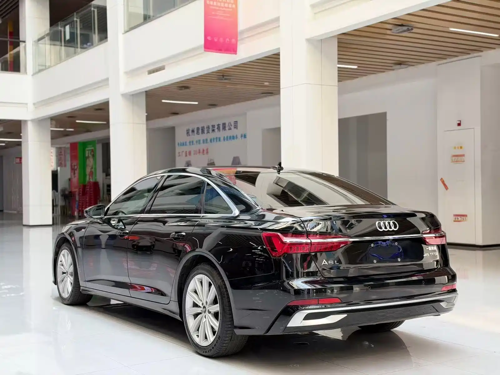 Фото 7 - Audi A6L