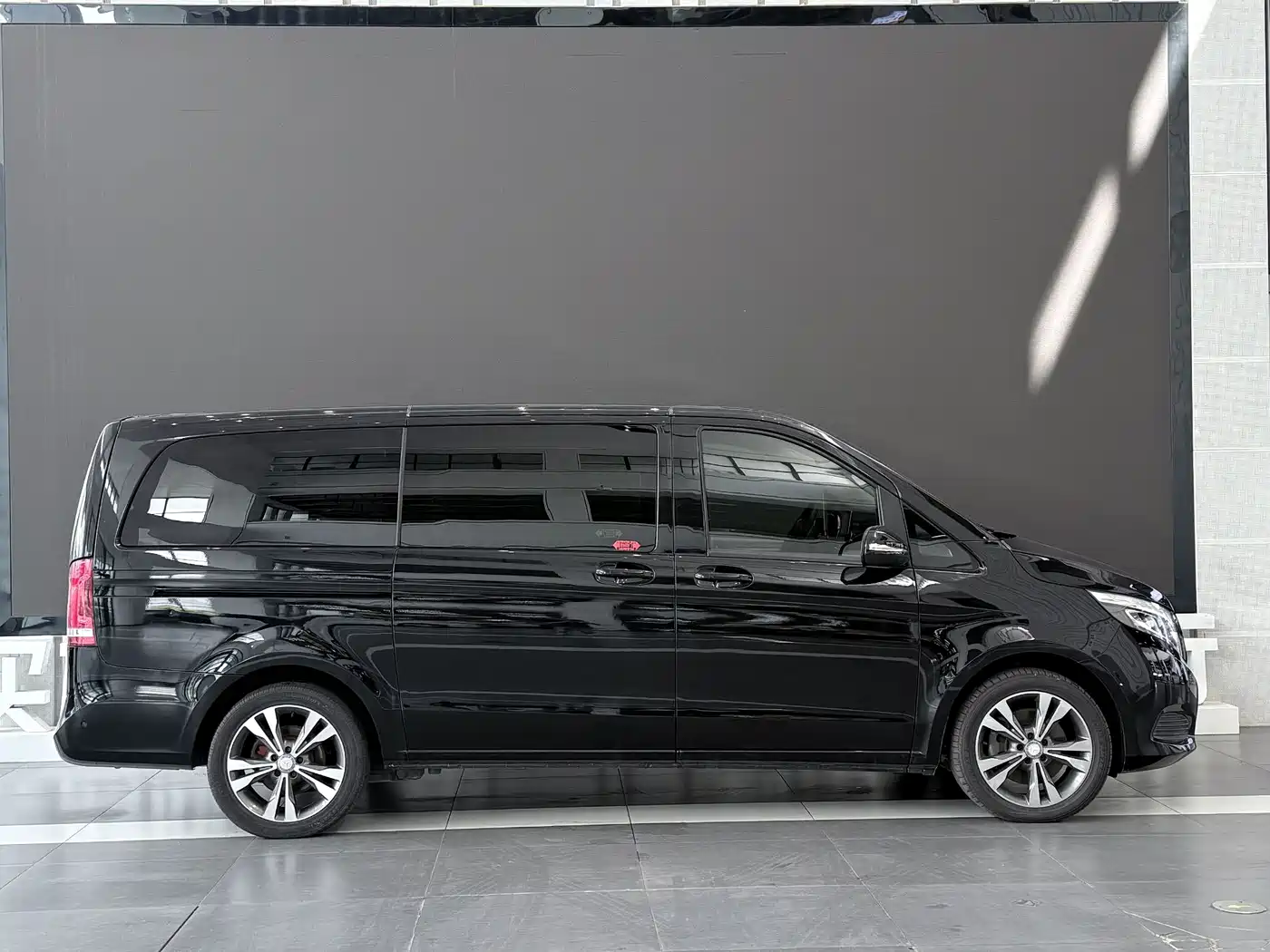 Mercedes-Benz V-Class 2017 2016 V 260 Navigator