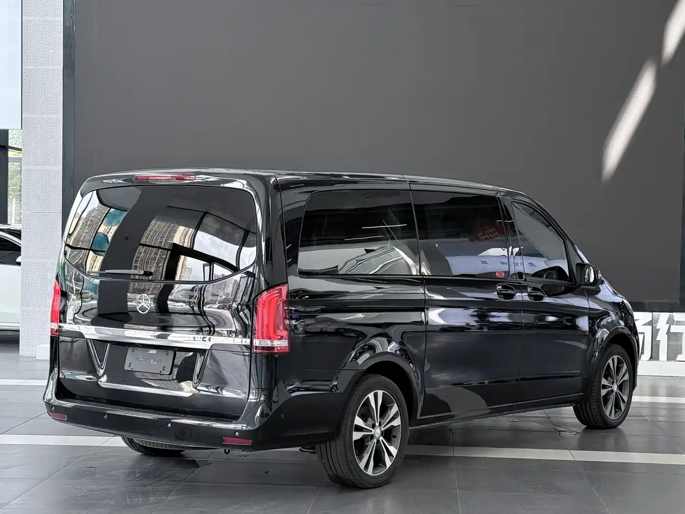 Mercedes-Benz V-Class 2017 2016 V 260 Navigator