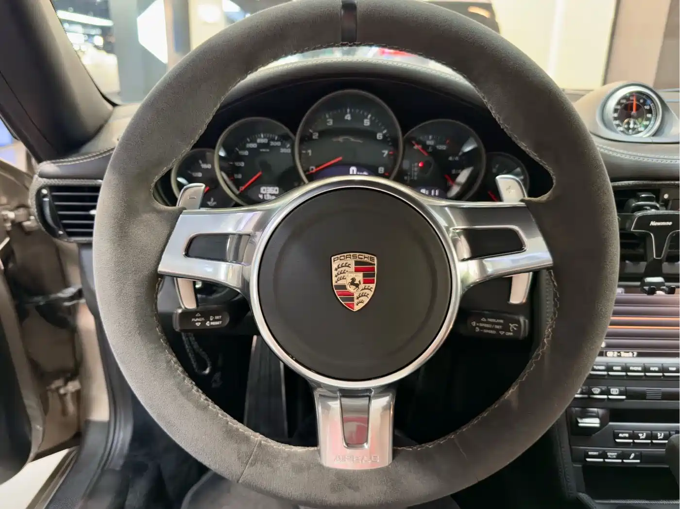 Porsche 911 2010 Turbo S 3.8T фото 12