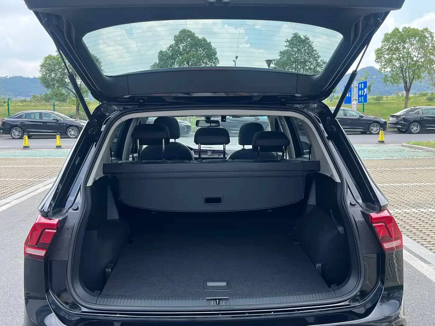 Volkswagen Tiguan L 2021 330TSI Automatic 2WD Smart фото 13