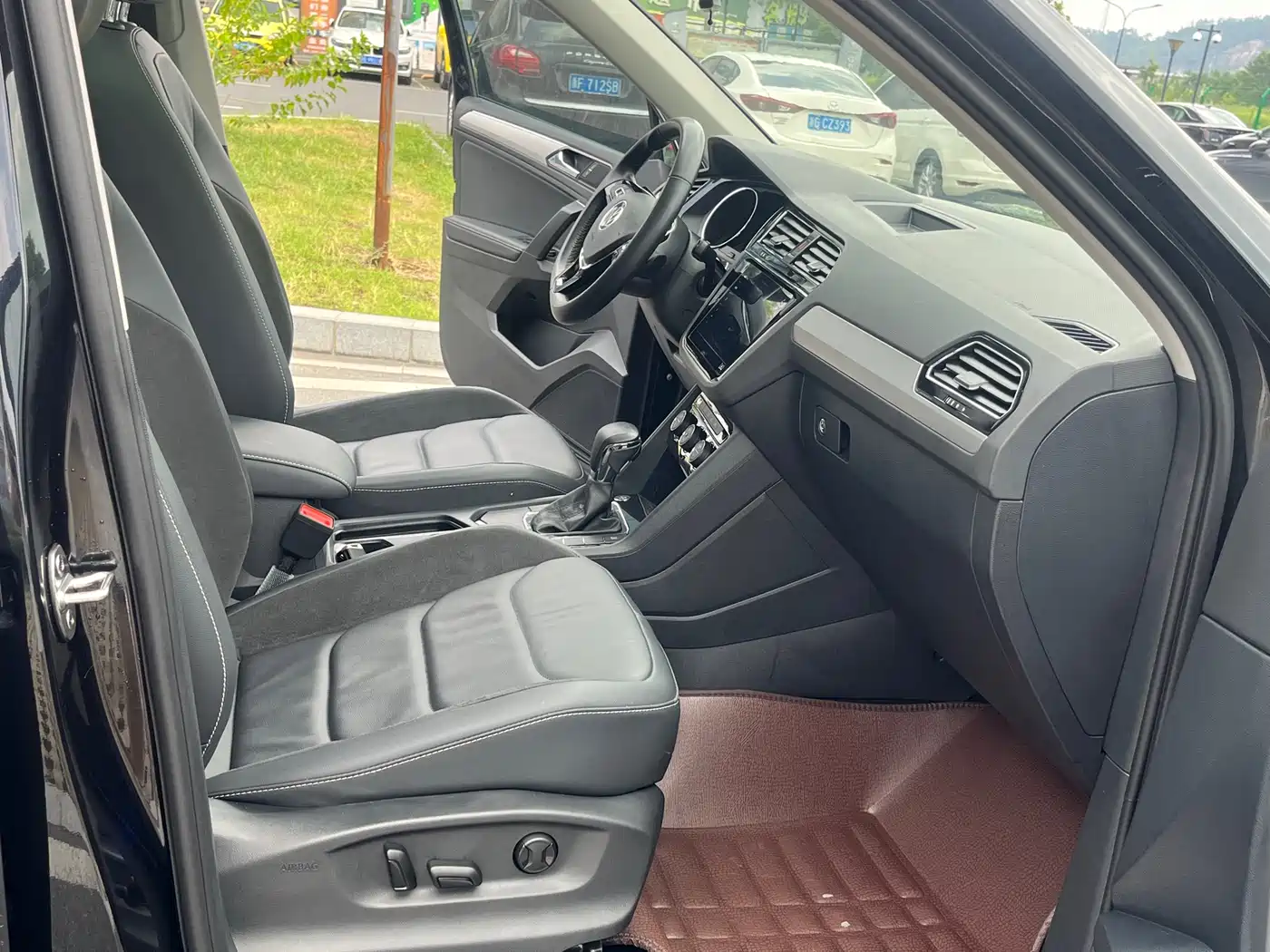 Volkswagen Tiguan L 2021 330TSI Automatic 2WD Smart фото 7