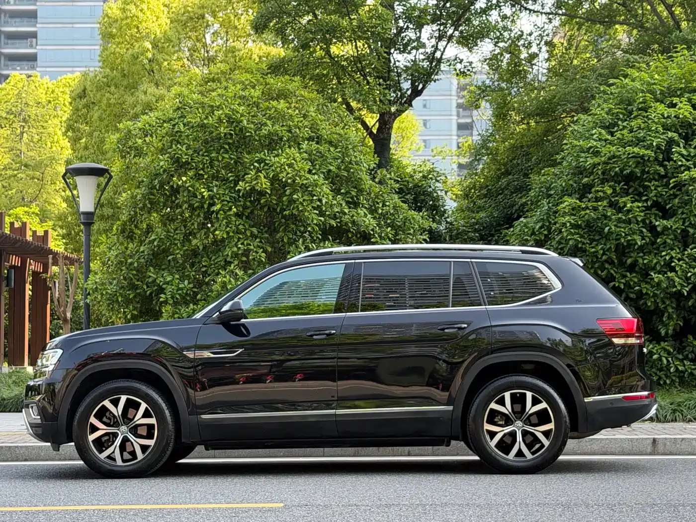 Volkswagen Teramont 2020 330TSI 2WD Luxury China VI фото 3