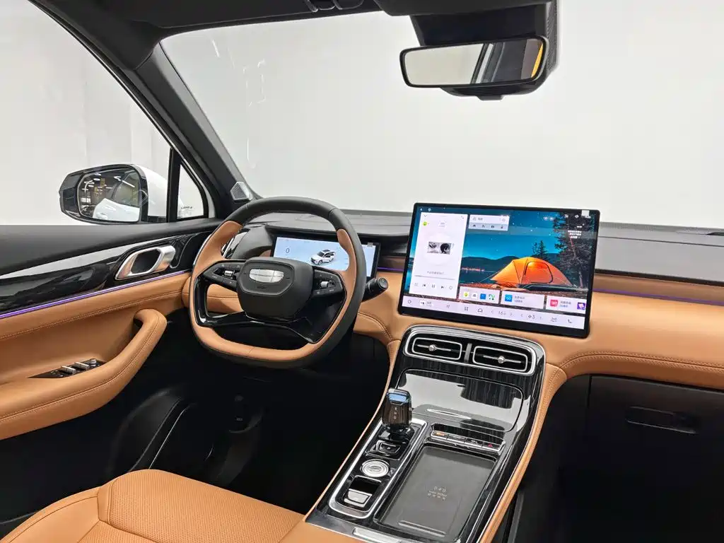 Фото 25 - Geely Boyue L