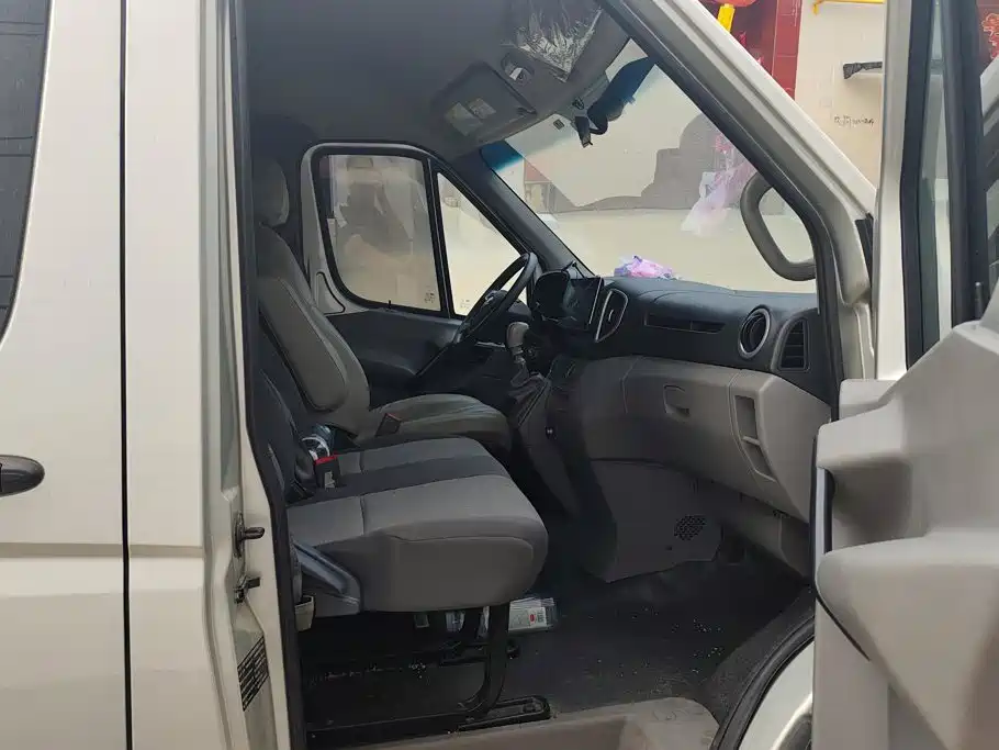 JAC Motors Star锐 2025 2022 2.0T Fuel King PLUS Express Edition Medium Wheelbase 7-Seater HFC4DB3-2E4