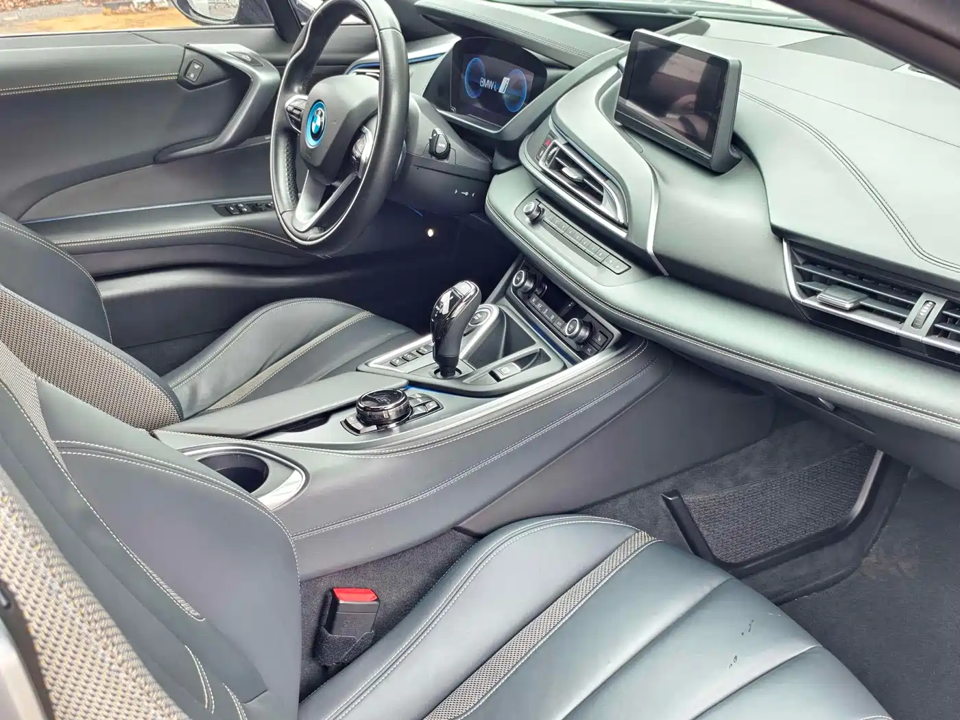 BMW i8 2016 Proton Red Limited Edition фото 17