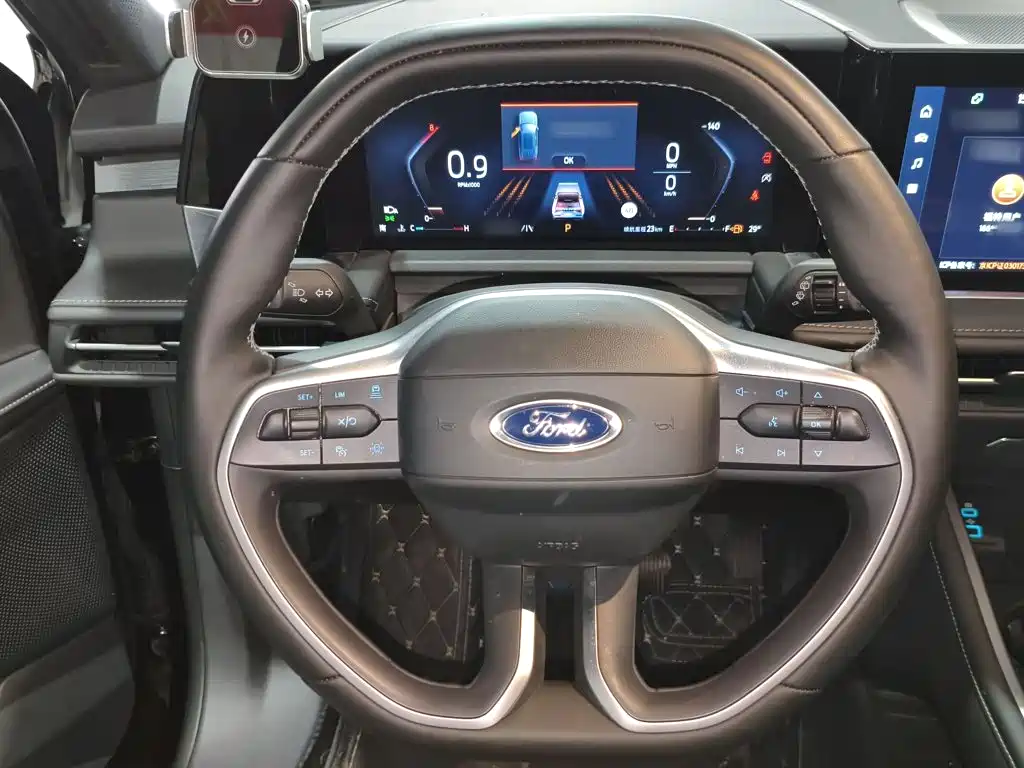 Фото 11 - Ford Edge
