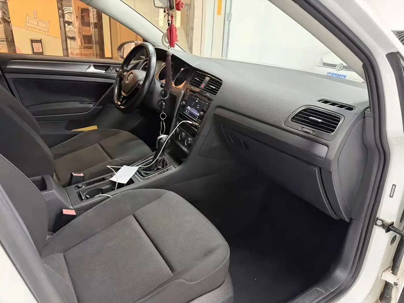 Фото 8 - Volkswagen Golf