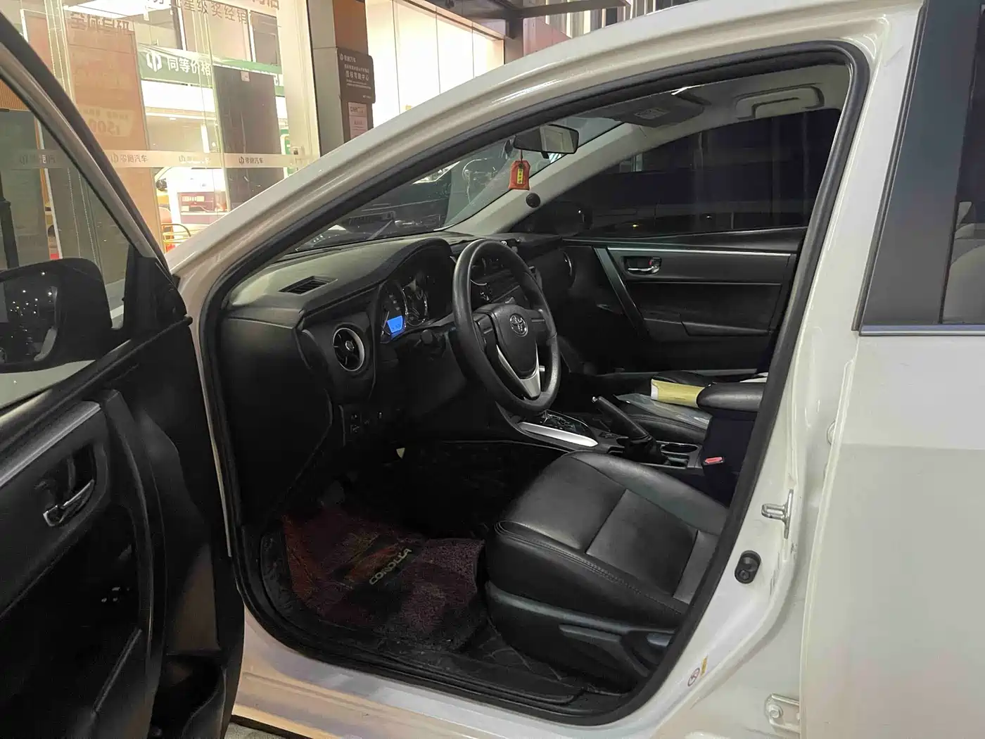 Toyota Corolla 2017 Facelift 1.2T S-CVT GL фото 6