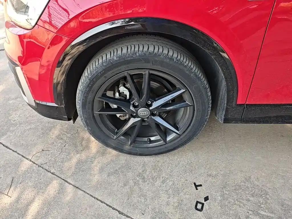 Audi Q2L 2019 2018 35 TFSI Launch Exclusive Edition China VI