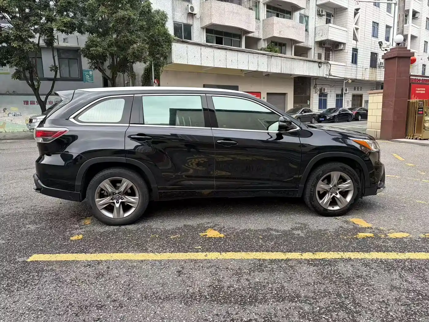 Toyota Highlander 2015 2.0T AWD Luxury Edition 7-seater фото 4