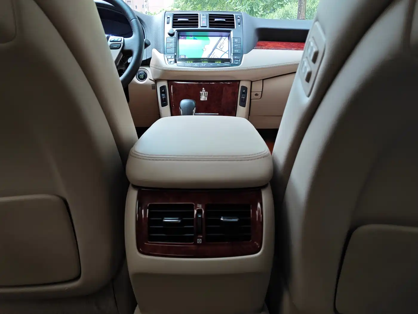 Photo 11 - Toyota Crown
