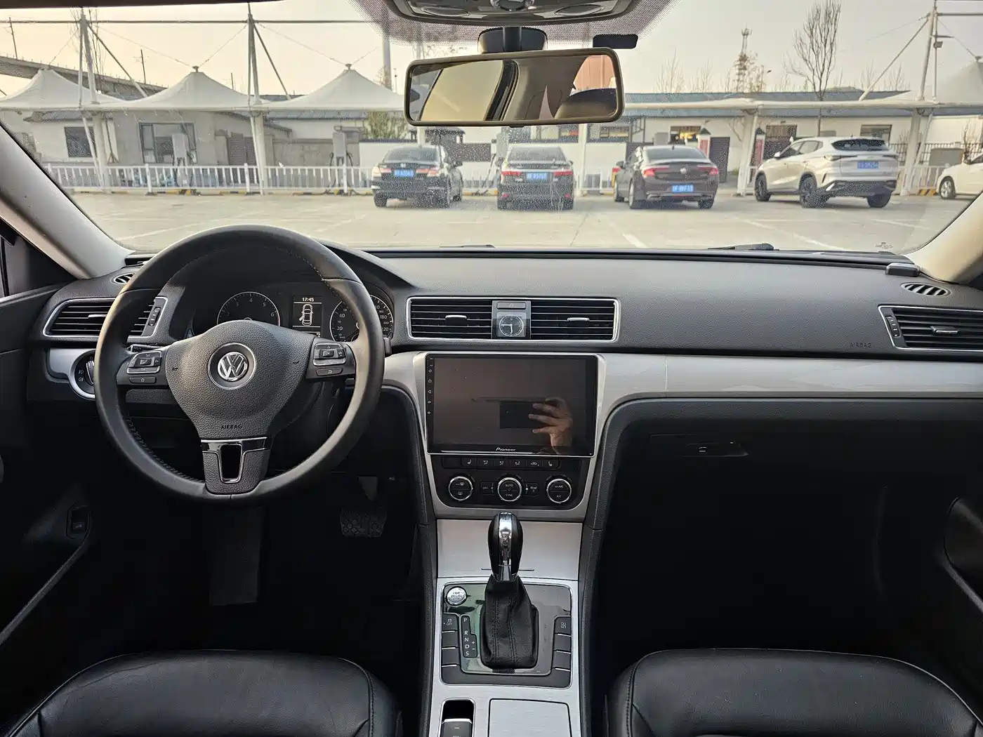 Volkswagen Passat 2015 1.8TSI DSG Honor Edition фото 11