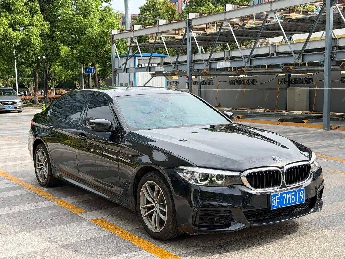 BMW 5 Series 2019 Facelift 525Li M Sport Package фото 2