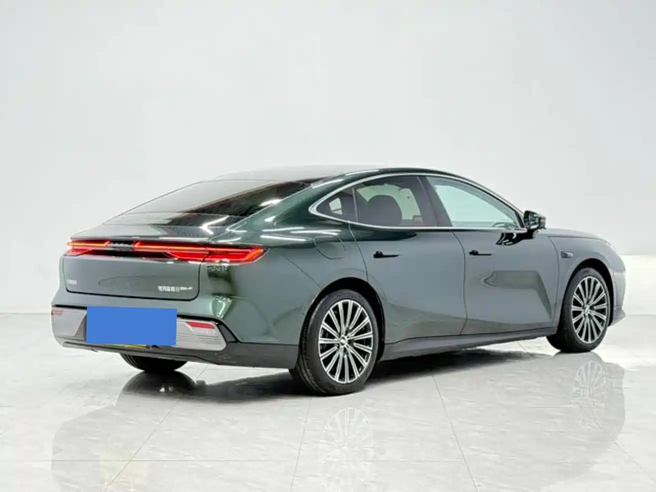 Geely Galaxy Galaxy Xingyao 8 2025 130km EM-P Starship Edition фото 6