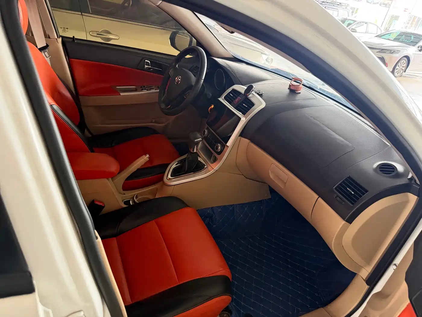 Zhonghua H330 2015 2013 1.5L Automatic Luxury