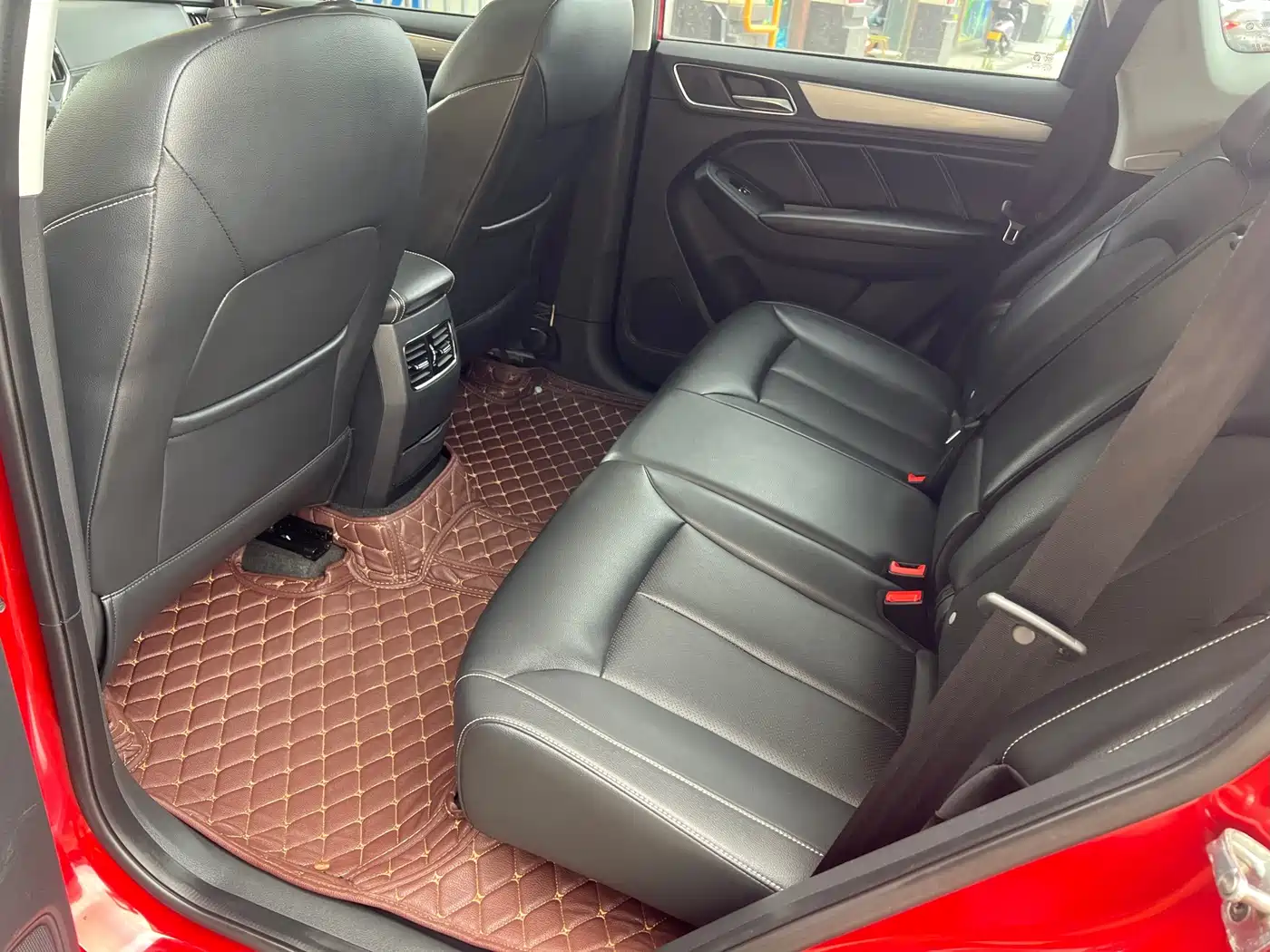 Фото 7 - Roewe RX5
