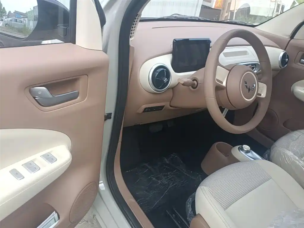 Wuling Motors Hongguang MINIEV 2026 2025 4-Door Advanced