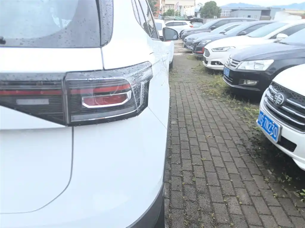 Volkswagen Tharu 2025 Model Rising Star 1.5L Advance Edition фото 24