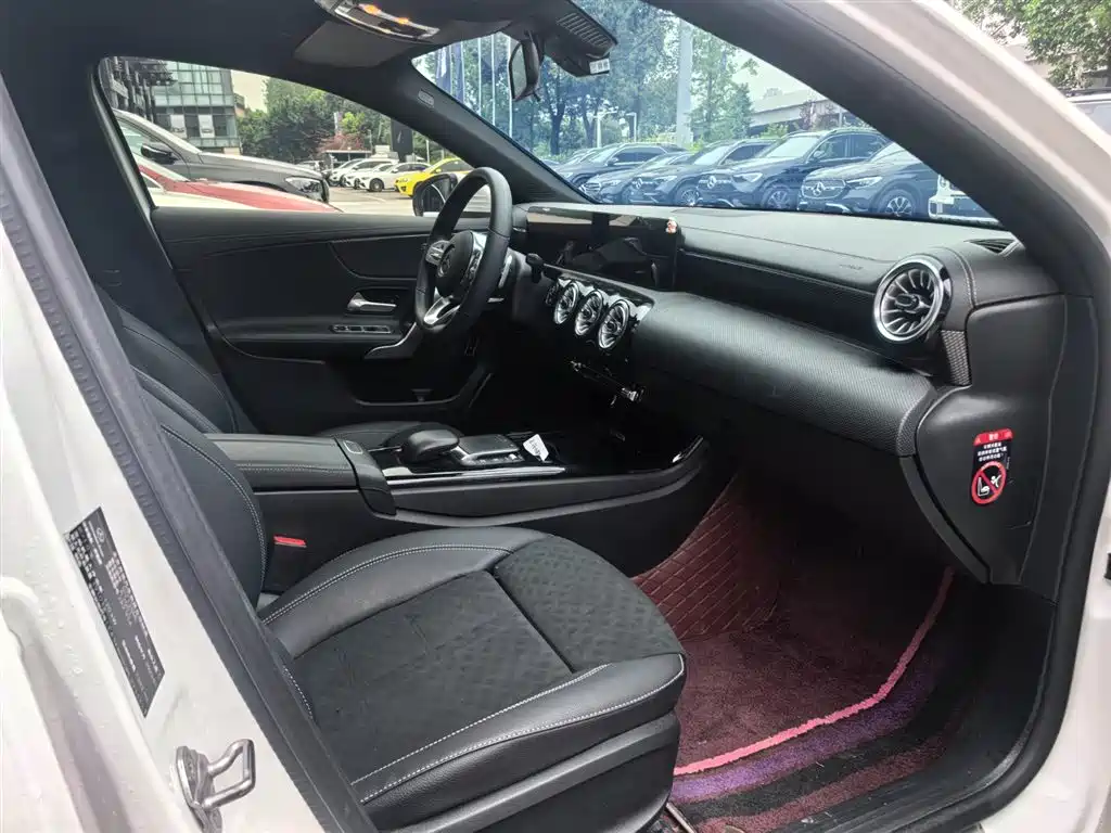 Mercedes-Benz A-Class 2023 A 200 L Fashion фото 14