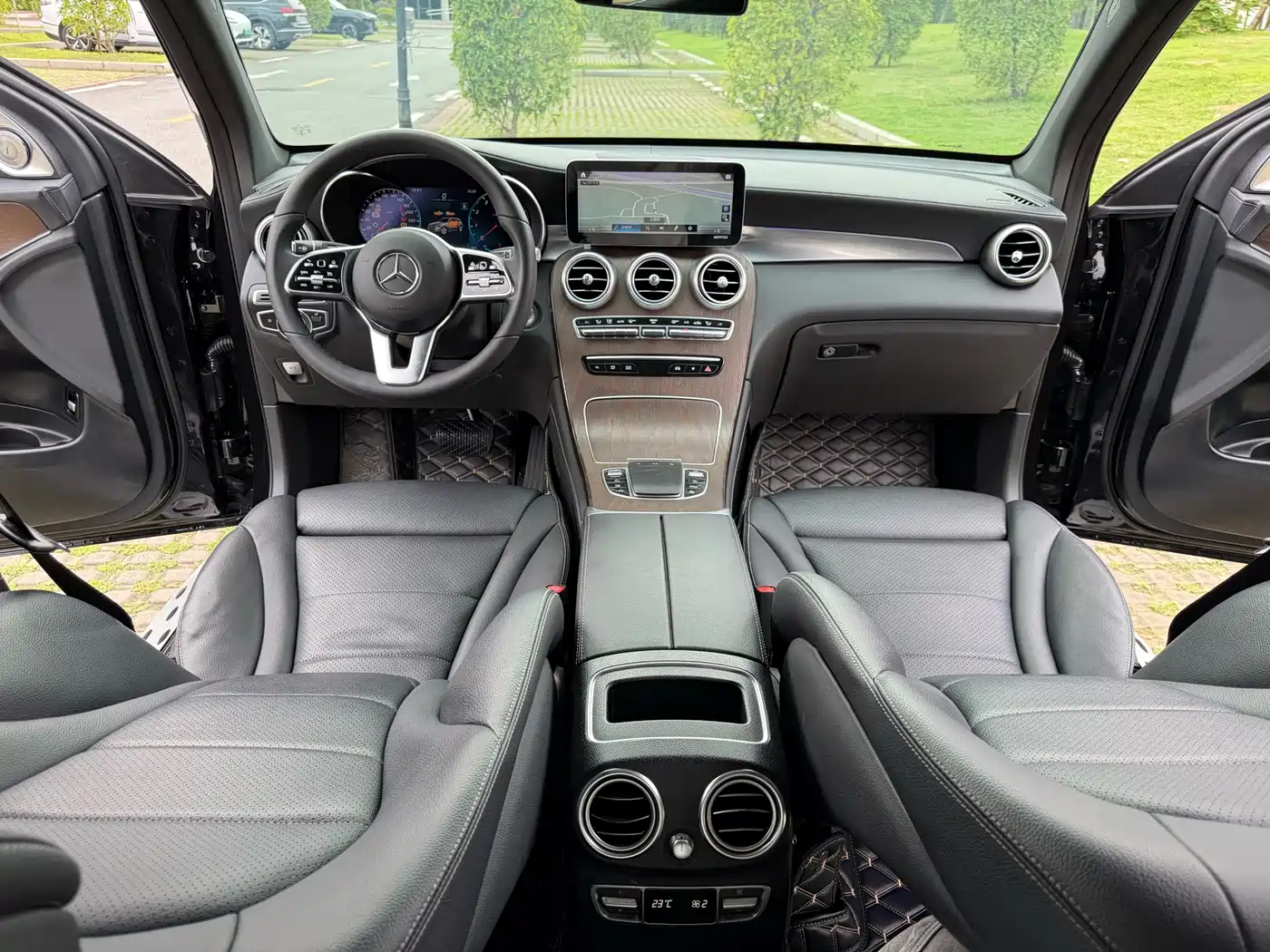 Mercedes-Benz GLC 2022 Model GLC 260 L 4MATIC Luxury Edition фото 10