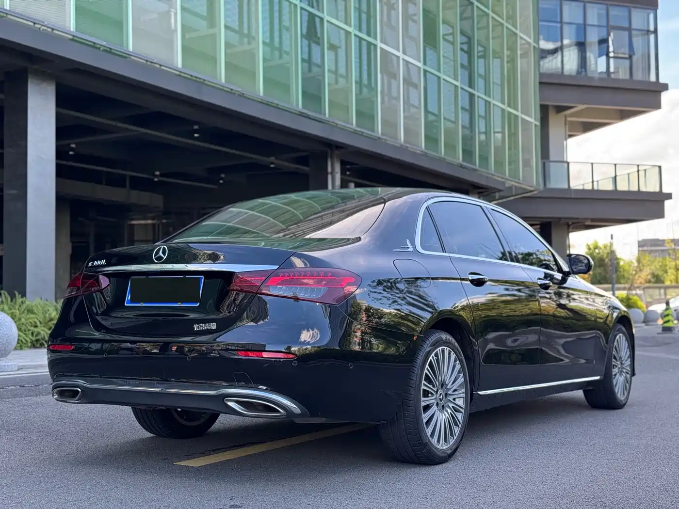 MERCEDES-BENZ E CLASS