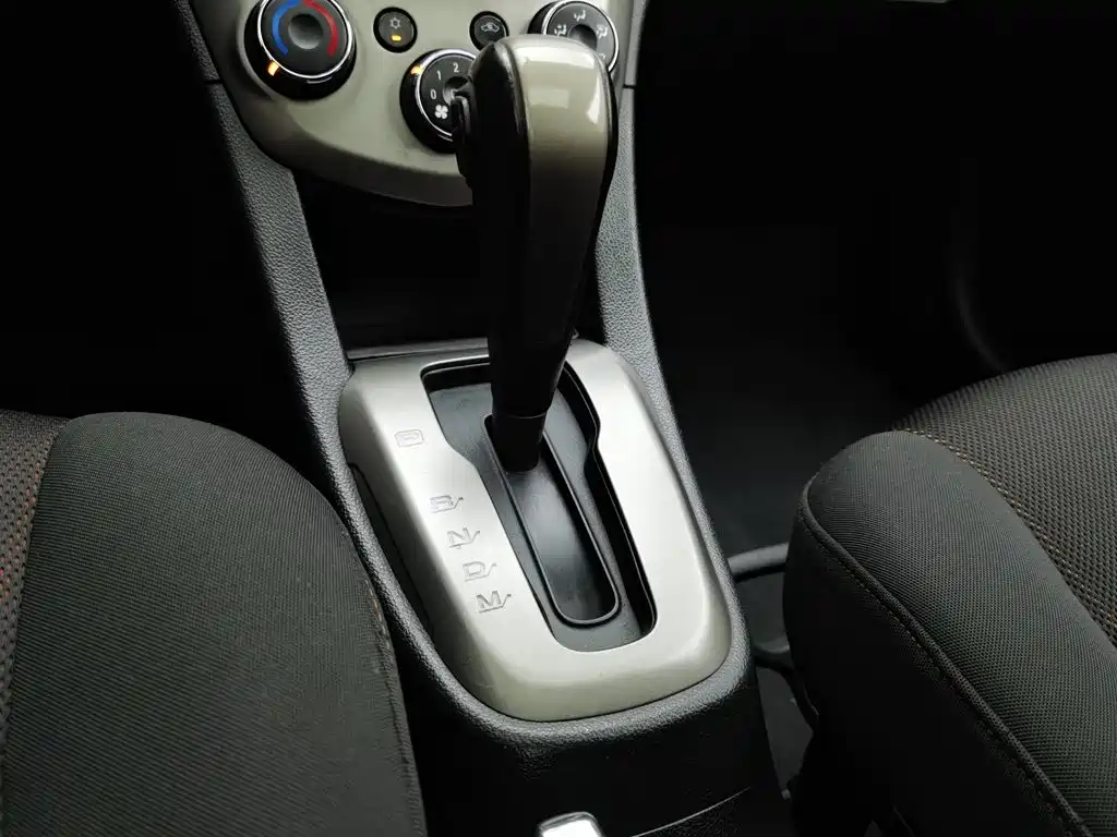 Chevrolet Aveo 2012 2011 Hatchback 1.6L AT SX