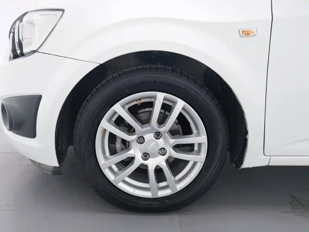 Chevrolet Aveo 2012 2011 Hatchback 1.6L AT SX