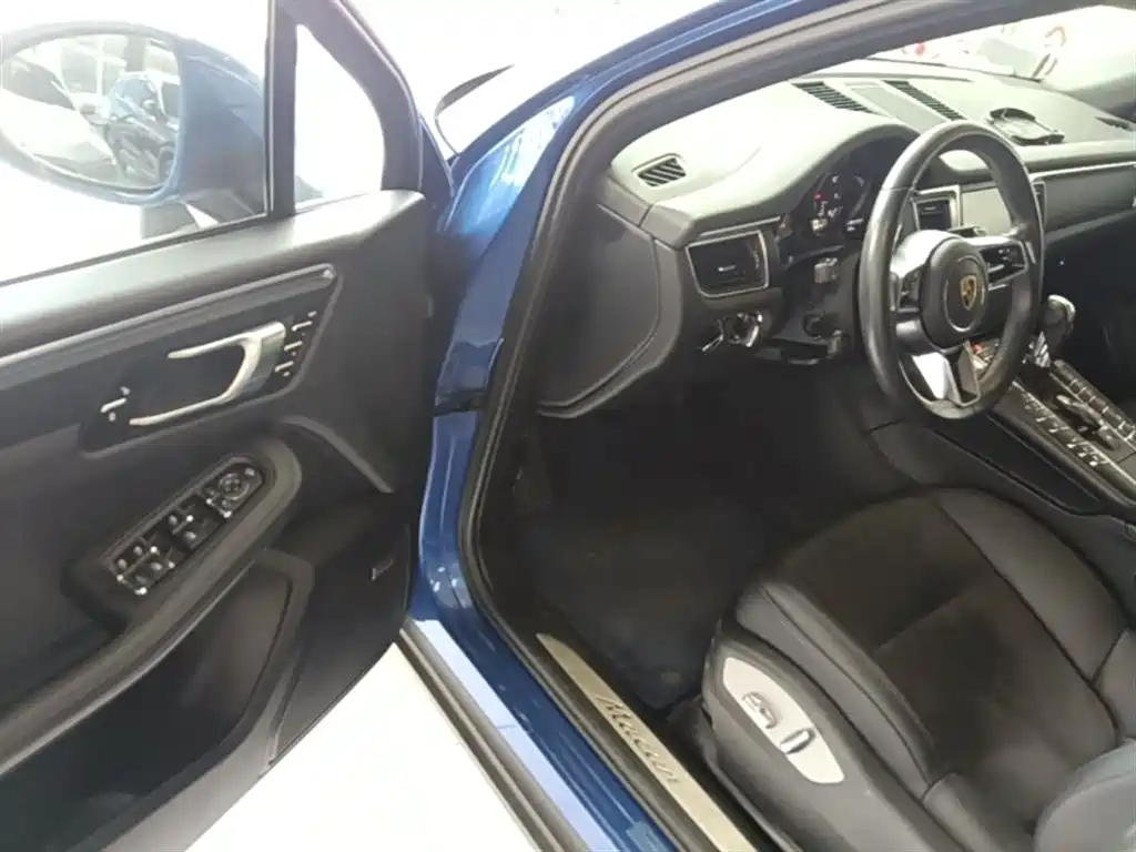 Porsche Macan 2016 Macan 2.0T фото 16