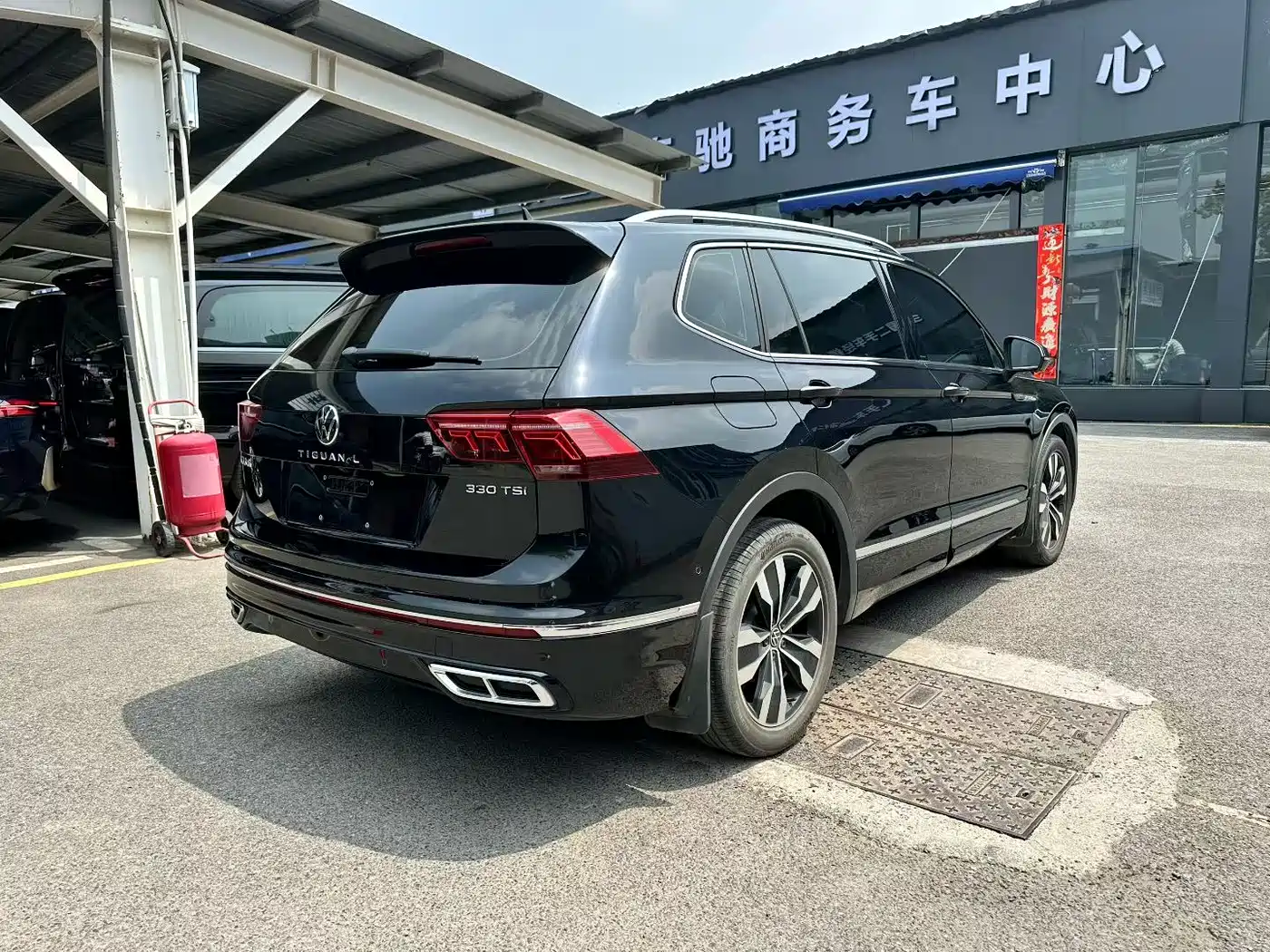Volkswagen Tiguan L 2022 330TSI Auto 2WD R-Line Premium Edition фото 14