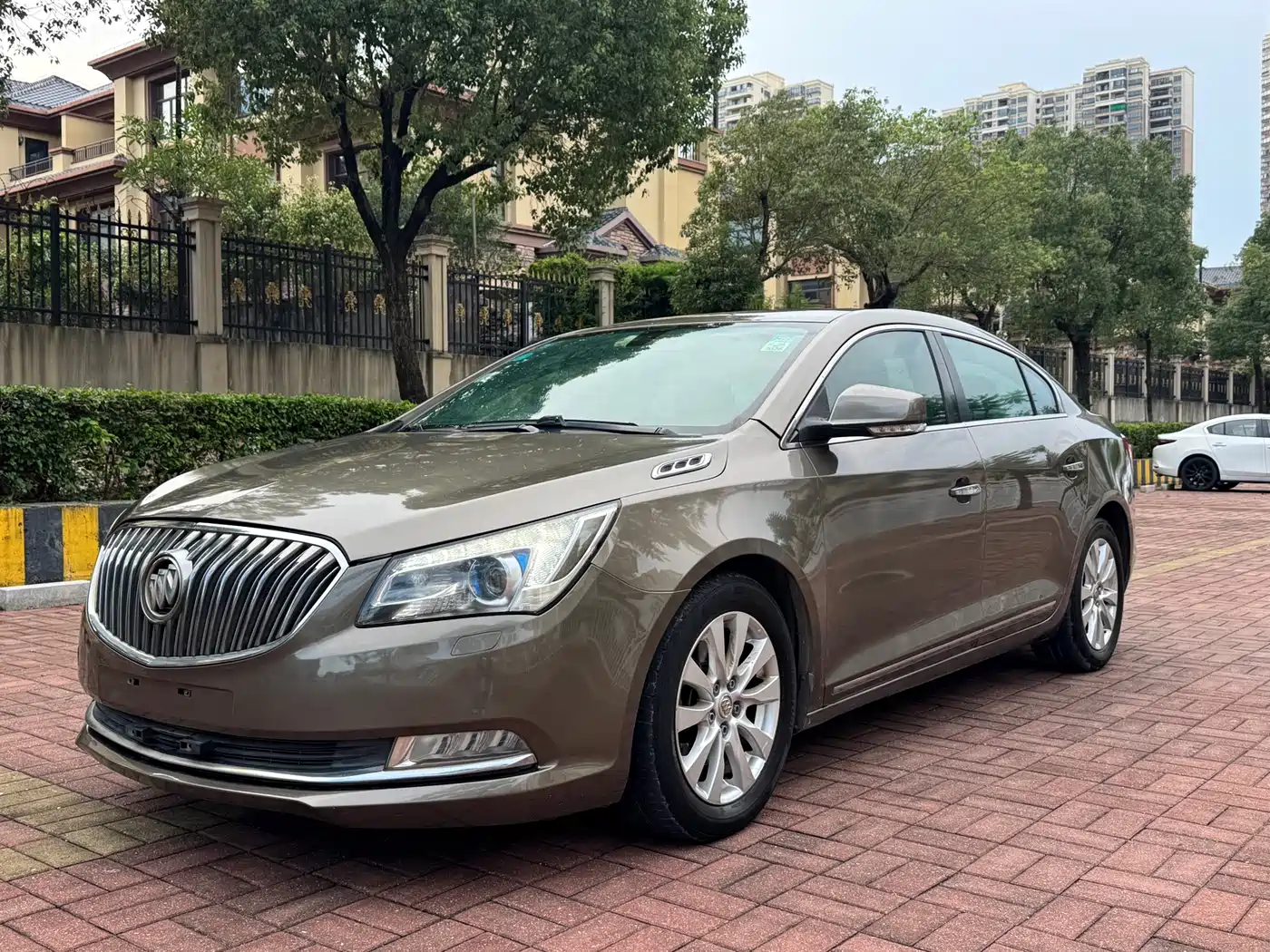 Buick LaCrosse 2013 2.4L SIDI Luxury Comfort