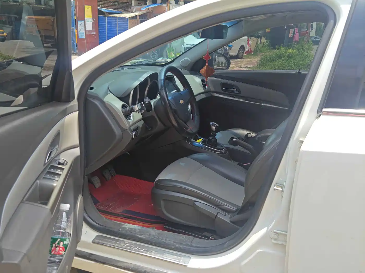 Chevrolet Cruze 2013 1.6L SL Sunroof MT фото 4