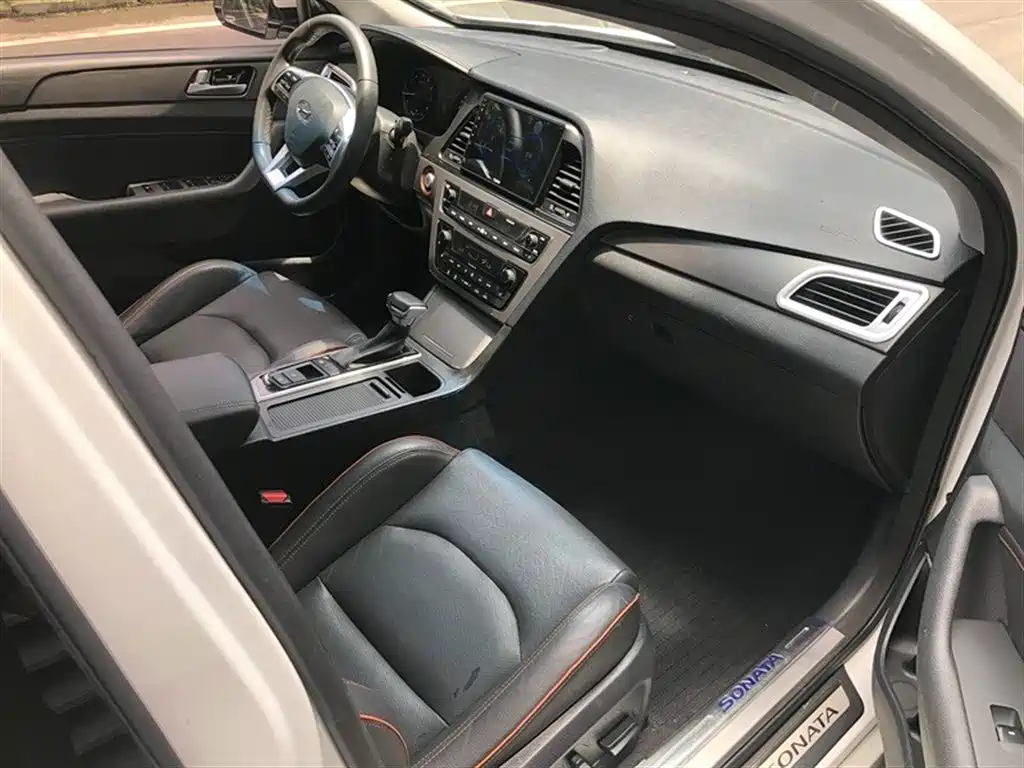 Hyundai Sonata 2015 1.6T GLX Leading фото 8