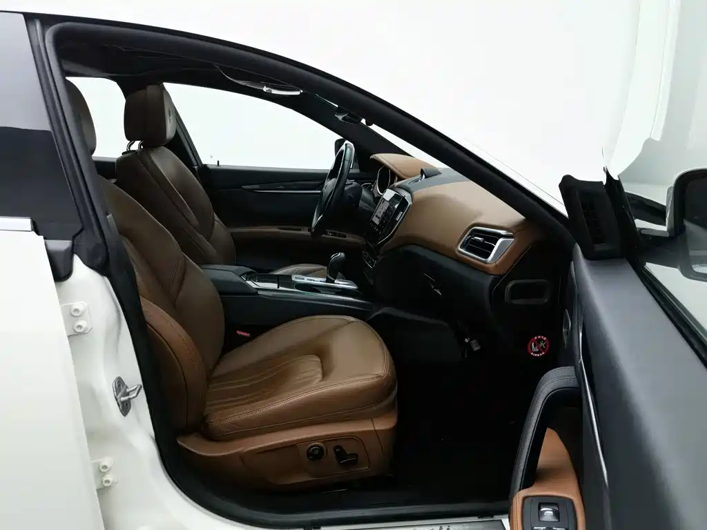 Photo 23 - Maserati Ghibli