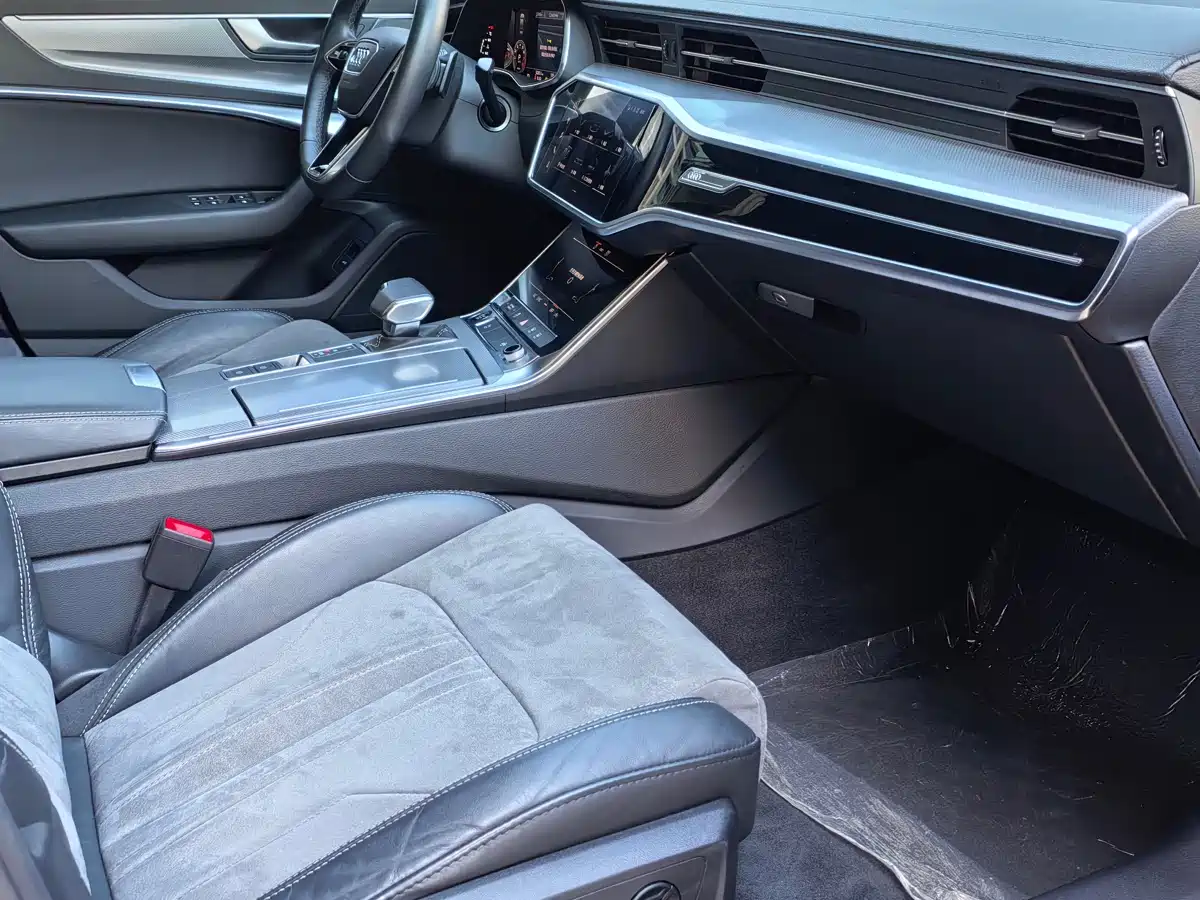 Audi A6L 2022 40 TFSI Luxury Dynamic фото 10