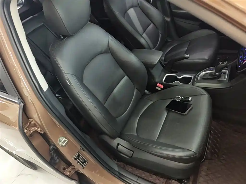 Hyundai Beijing Hyundai ix35 2018 2.0L Automatic 2WD Zhiyong·Enjoyment Edition фото 25