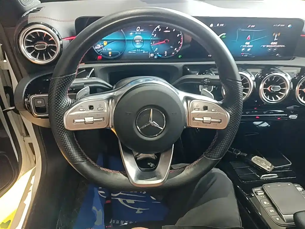Mercedes-Benz CLA (Import) 2021 CLA 200 фото 11