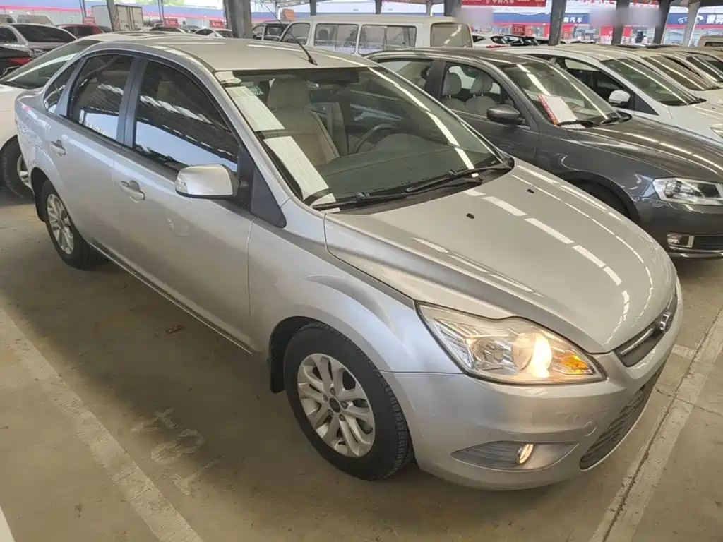 Фото 22 - Ford Focus