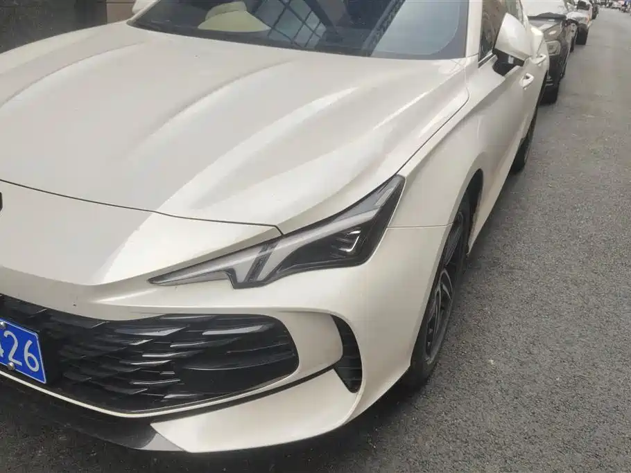 MG MG7