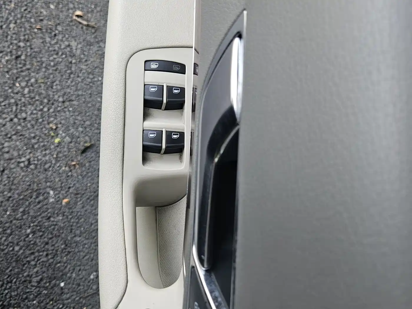 Audi A6L 2010 2.0 TFSI Automatic Standard фото 4