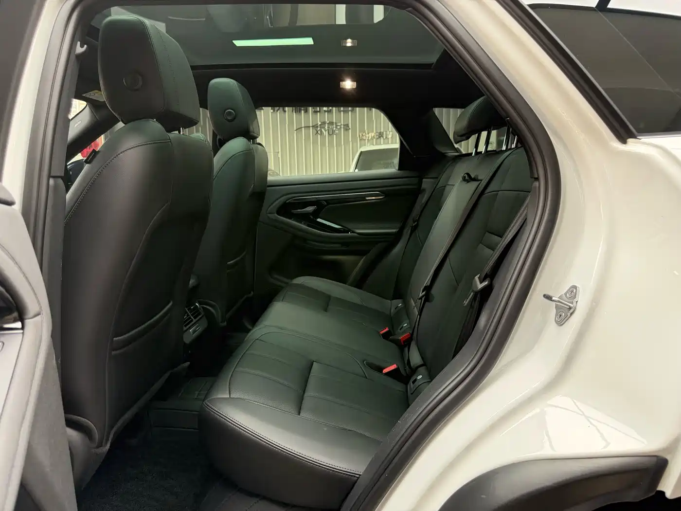Land Rover Range Rover Evoque 2020 Model 249PS R-DYNAMIC S Gloss Black Sport Tech Edition фото 24