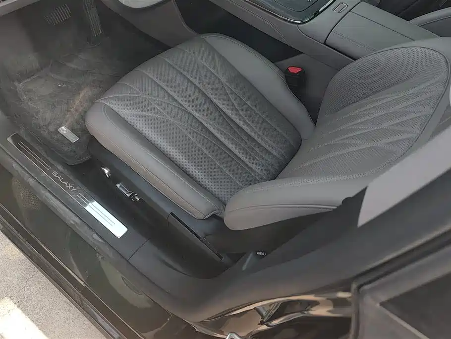 Geely Galaxy Galaxy Xingyao 8 2025 130km EM-P Starship Edition фото 9
