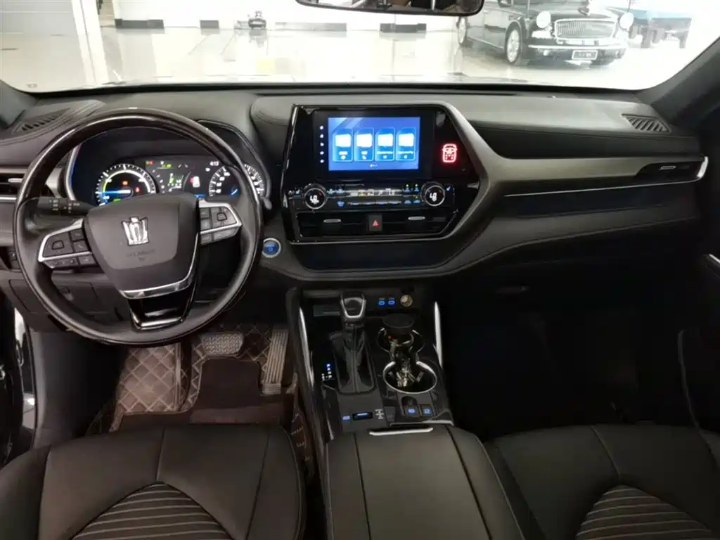 Toyota Crown Kluger 2021 2.5L HEV 4WD Luxury фото 10