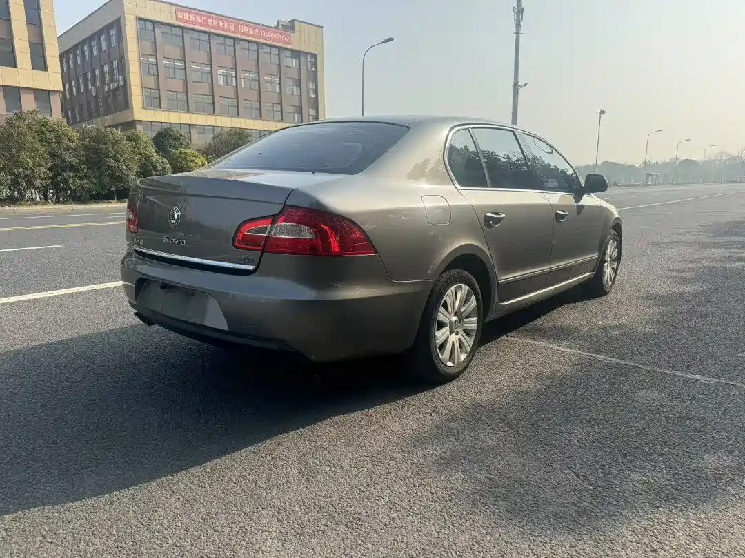 Škoda Superb 2012 1.8TSI Automatic Elegance Edition фото 6
