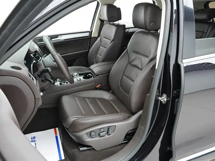 Volkswagen Touareg 2017 3.0TSI Explorer Edition фото 6