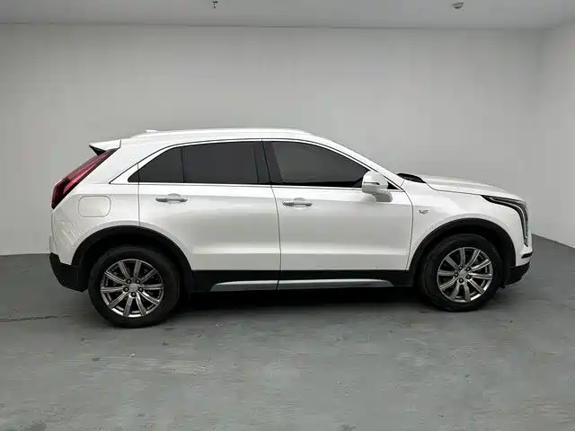Cadillac XT4 2018 28T FWD Leading Edition фото 8