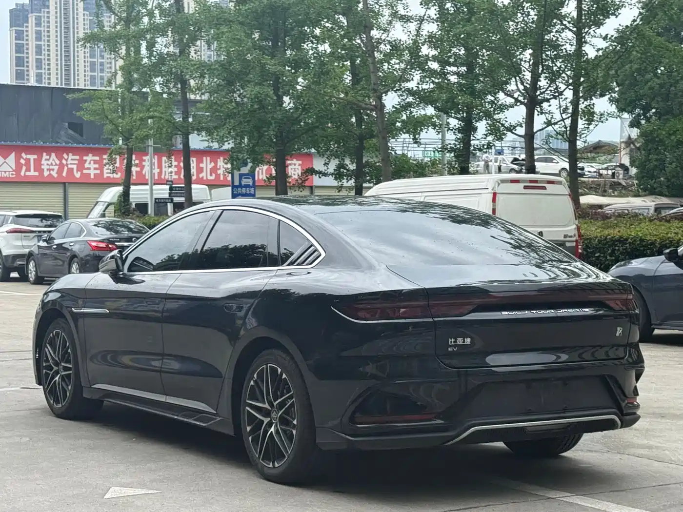BYD Han 2025 Model EV 605KM Premium Version фото 12