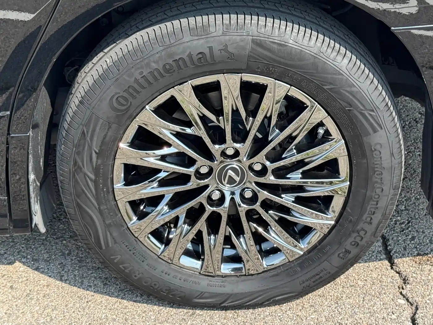 Фото 20 - Lexus LM