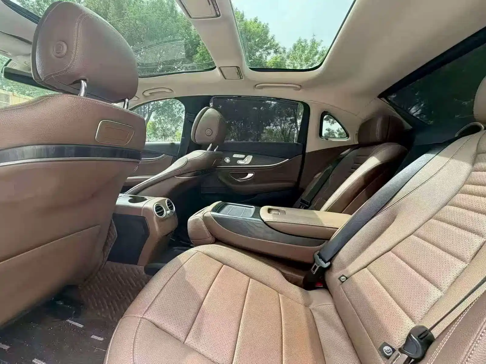 Фото 6 - Mercedes-Benz E-Class