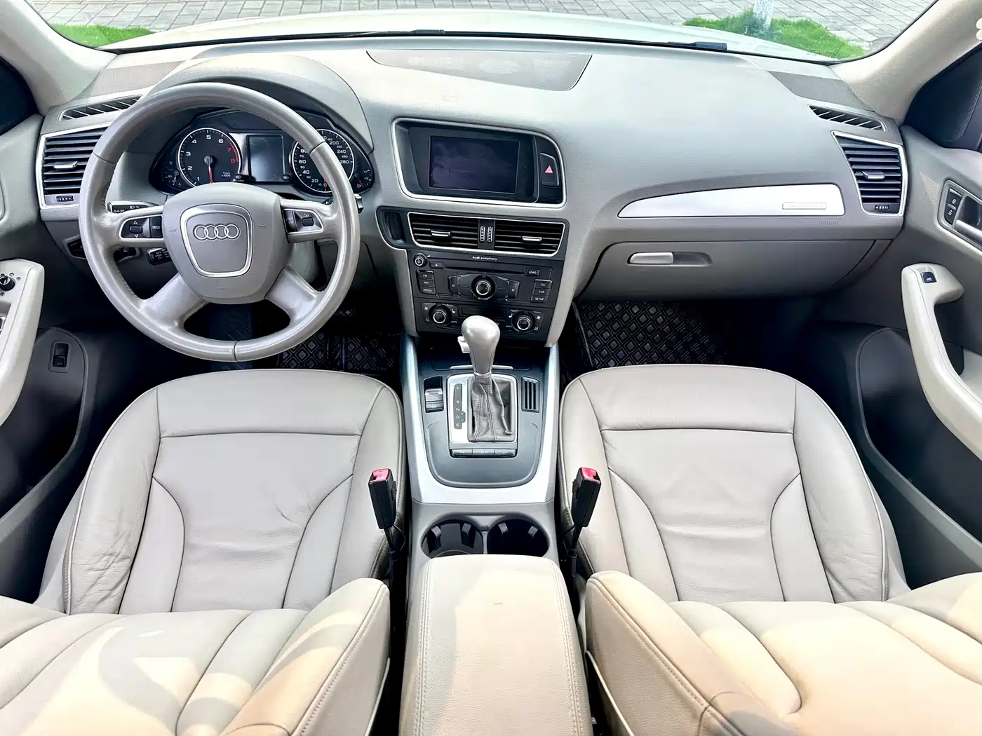 Audi Q5 2012 2.0TFSI Comfort фото 32
